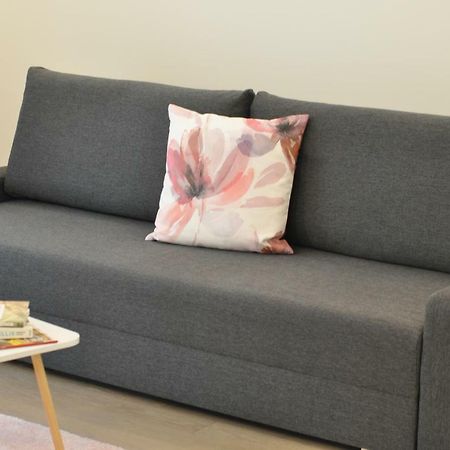 Central Family-Friendly Apt In Wina Bagian luar foto