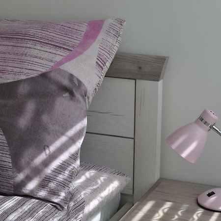 Central Family-Friendly Apt In Wina Bagian luar foto