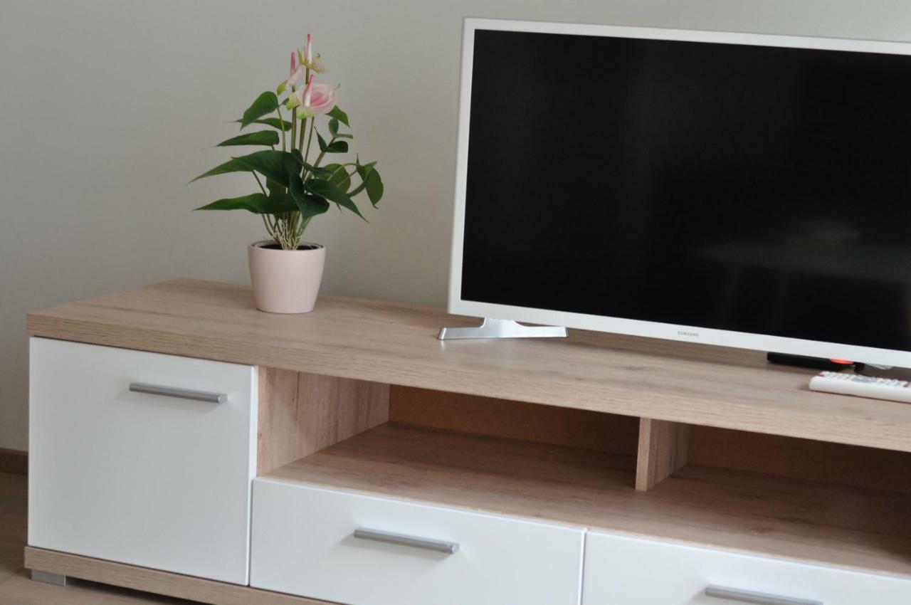 Central Family-Friendly Apt In Wina Bagian luar foto