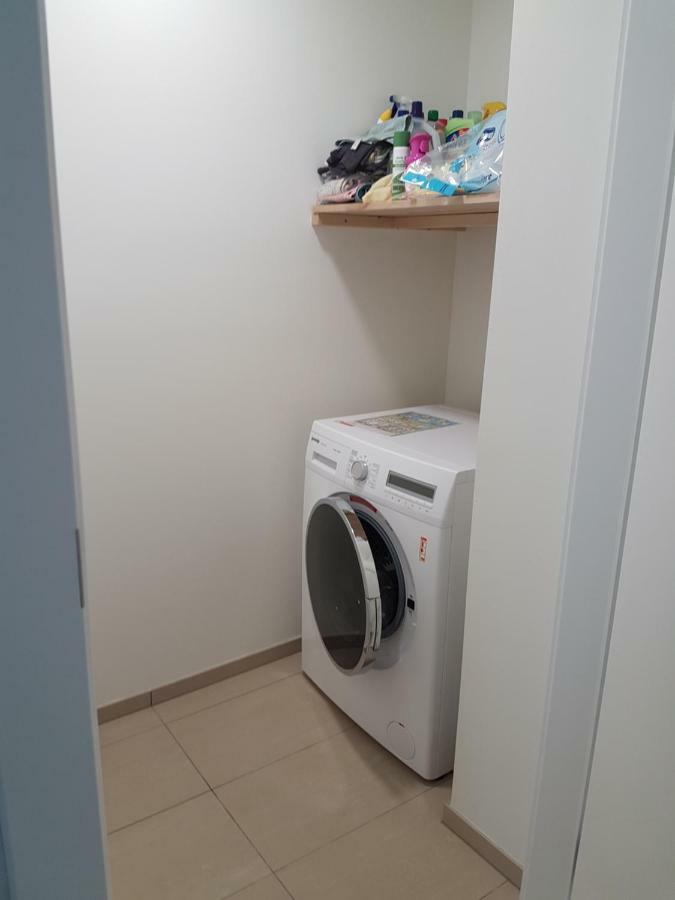 Central Family-Friendly Apt In Wina Bagian luar foto