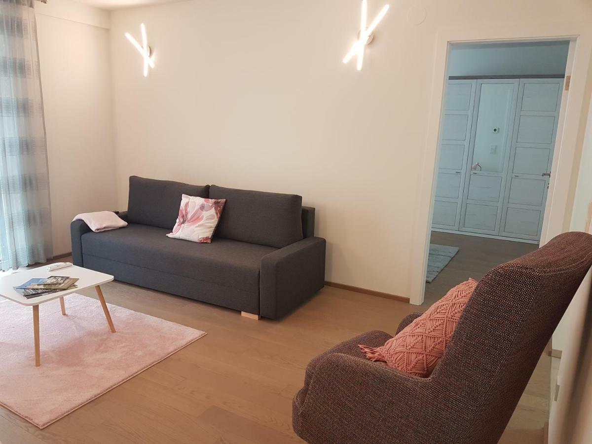 Central Family-Friendly Apt In Wina Bagian luar foto